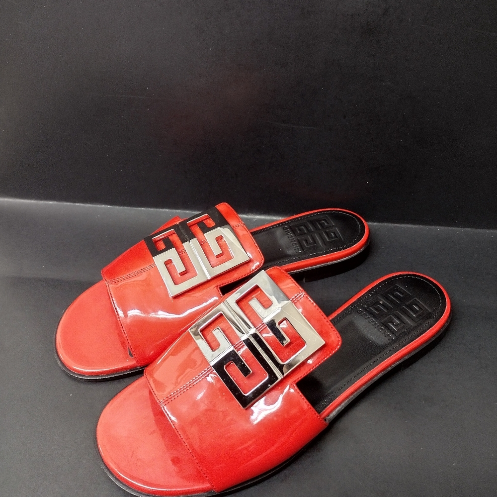 -GIVENCHY- 4G LOGO PATENT LEATHER FLAT MULES SIZE :7.5 (38 ) - Picture 4 of 11